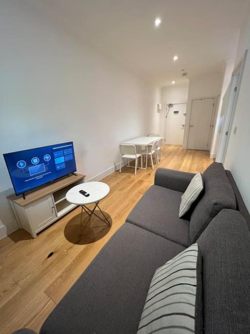 Cozy Modern Apartment In Croydon Central Dış mekan fotoğraf