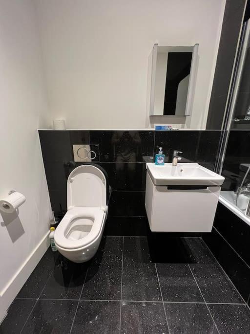 Cozy Modern Apartment In Croydon Central Dış mekan fotoğraf