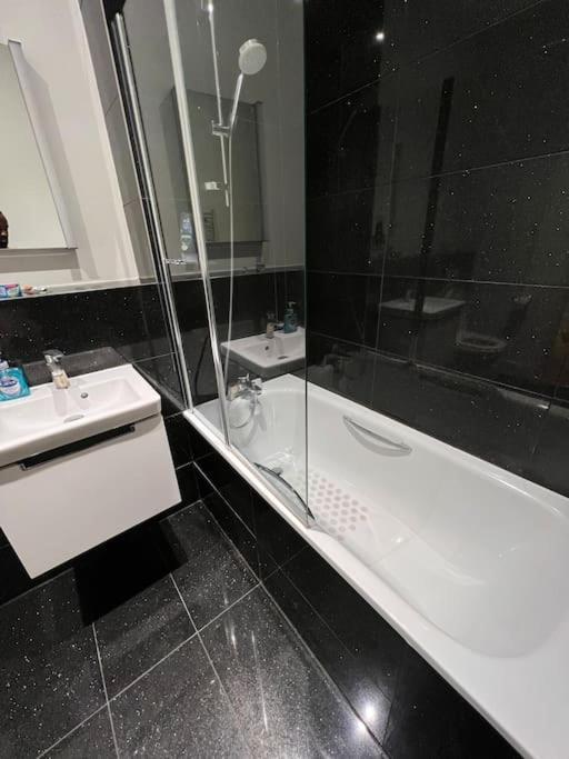 Cozy Modern Apartment In Croydon Central Dış mekan fotoğraf