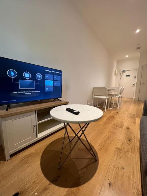 Cozy Modern Apartment In Croydon Central Dış mekan fotoğraf
